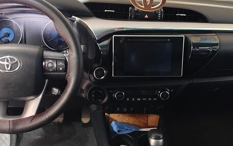 Toyota Hilux VIII, 2015 год, 3 850 000 рублей, 6 фотография