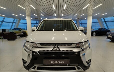 Mitsubishi Outlander III рестайлинг 3, 2019 год, 1 980 000 рублей, 3 фотография