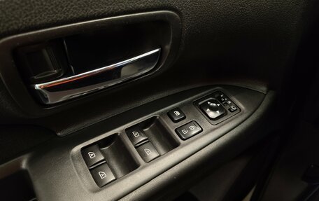 Mitsubishi Outlander III рестайлинг 3, 2019 год, 1 980 000 рублей, 6 фотография