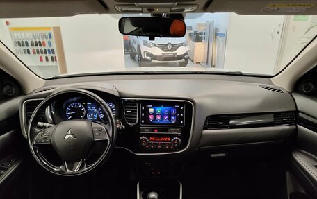 Mitsubishi Outlander III рестайлинг 3, 2019 год, 1 980 000 рублей, 9 фотография