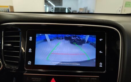 Mitsubishi Outlander III рестайлинг 3, 2019 год, 1 980 000 рублей, 11 фотография