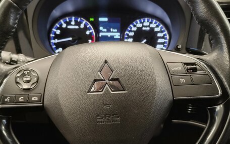 Mitsubishi Outlander III рестайлинг 3, 2019 год, 1 980 000 рублей, 15 фотография