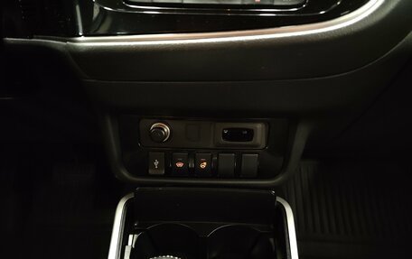 Mitsubishi Outlander III рестайлинг 3, 2019 год, 1 980 000 рублей, 13 фотография