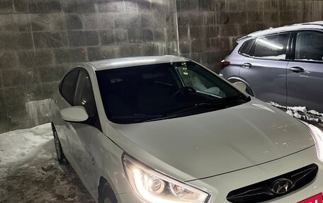 Hyundai Solaris II рестайлинг, 2013 год, 590 000 рублей, 2 фотография