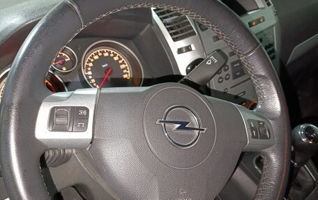 Opel Zafira B, 2010 год, 600 000 рублей, 2 фотография