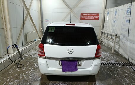 Opel Zafira B, 2010 год, 600 000 рублей, 11 фотография