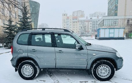 Chevrolet Niva I рестайлинг, 2016 год, 810 000 рублей, 4 фотография