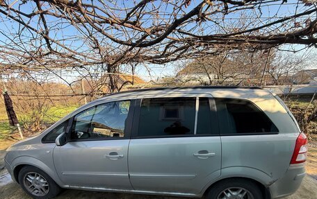 Opel Zafira B, 2008 год, 600 000 рублей, 3 фотография