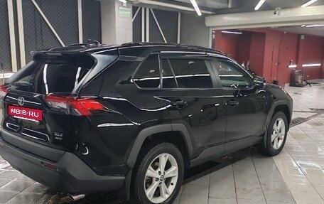 Toyota RAV4, 2021 год, 3 350 000 рублей, 7 фотография
