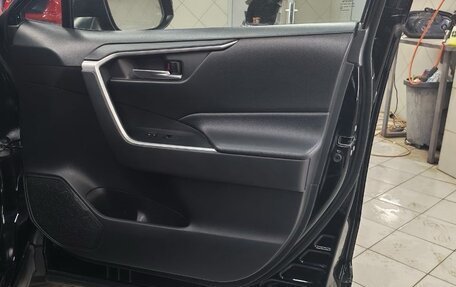 Toyota RAV4, 2021 год, 3 350 000 рублей, 17 фотография