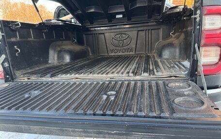 Toyota Hilux VIII, 2019 год, 3 150 000 рублей, 3 фотография