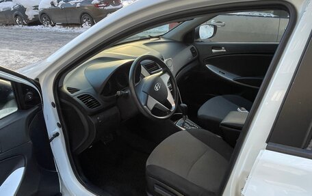 Hyundai Solaris II рестайлинг, 2013 год, 950 000 рублей, 5 фотография