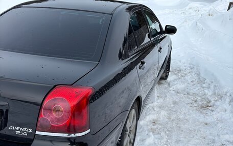 Toyota Avensis III рестайлинг, 2006 год, 710 000 рублей, 4 фотография