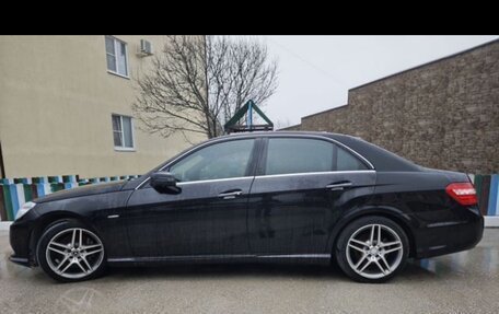 Mercedes-Benz E-Класс, 2012 год, 1 850 000 рублей, 2 фотография