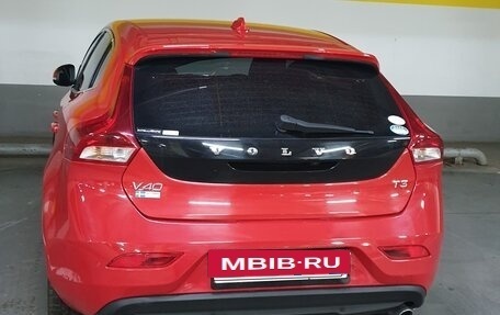 Volvo V40 II рестайлинг, 2015 год, 1 400 000 рублей, 2 фотография