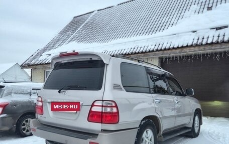 Toyota Land Cruiser 100 рестайлинг 2, 2003 год, 2 670 000 рублей, 4 фотография