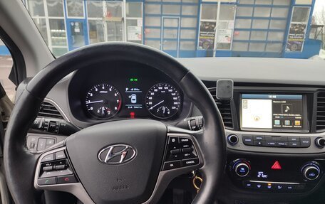 Hyundai Solaris II рестайлинг, 2018 год, 1 390 000 рублей, 7 фотография