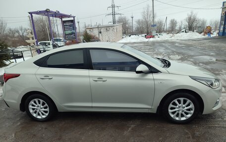 Hyundai Solaris II рестайлинг, 2018 год, 1 390 000 рублей, 3 фотография