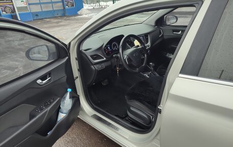 Hyundai Solaris II рестайлинг, 2018 год, 1 390 000 рублей, 5 фотография