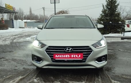 Hyundai Solaris II рестайлинг, 2018 год, 1 390 000 рублей, 8 фотография