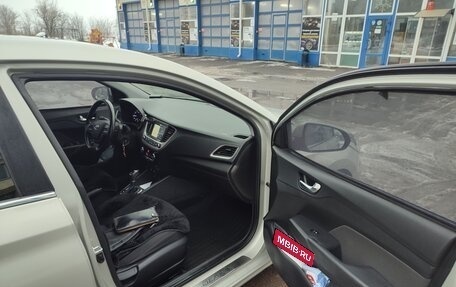 Hyundai Solaris II рестайлинг, 2018 год, 1 390 000 рублей, 4 фотография