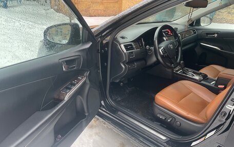 Toyota Camry, 2017 год, 2 400 000 рублей, 4 фотография