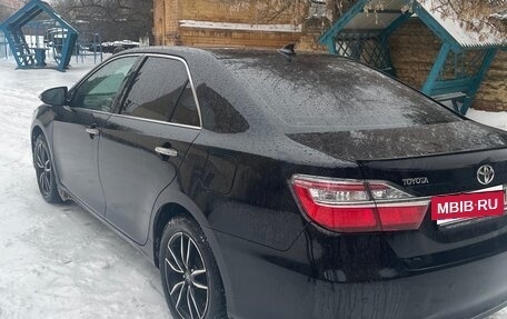 Toyota Camry, 2017 год, 2 400 000 рублей, 9 фотография