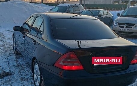 Mercedes-Benz C-Класс, 2005 год, 550 000 рублей, 2 фотография