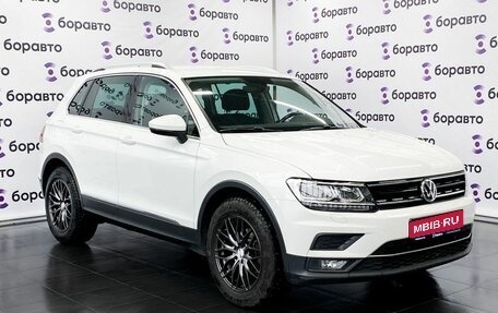 Volkswagen Tiguan II, 2018 год, 2 225 000 рублей, 1 фотография