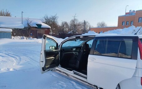 Toyota ISis I, 2011 год, 1 250 000 рублей, 6 фотография