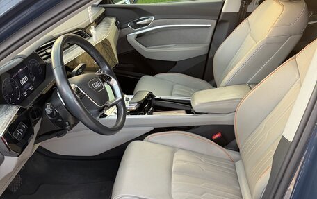 Audi e-tron Sportback I, 2021 год, 5 000 000 рублей, 8 фотография