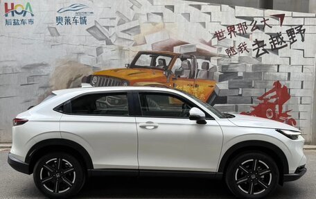 Honda Vezel, 2023 год, 2 070 000 рублей, 3 фотография