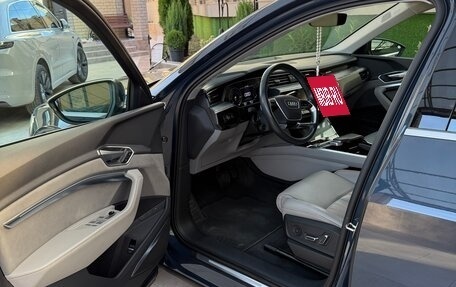 Audi e-tron Sportback I, 2021 год, 5 000 000 рублей, 9 фотография