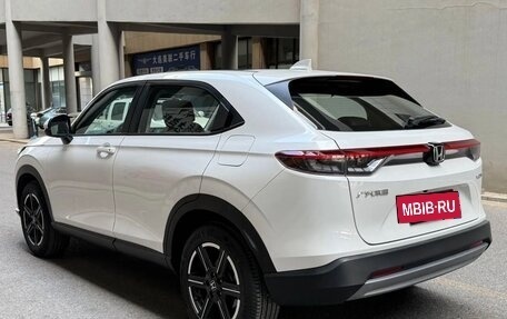 Honda Vezel, 2023 год, 2 070 000 рублей, 6 фотография