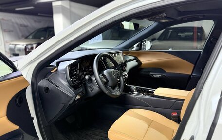 Lexus RX IV рестайлинг, 2025 год, 7 499 999 рублей, 11 фотография