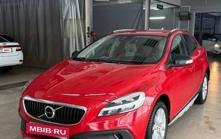 Volvo V40 Cross Country I, 2018 год, 1 800 000 рублей, 2 фотография