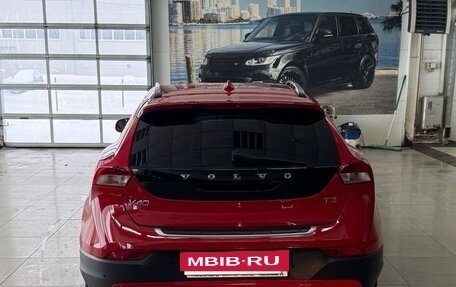 Volvo V40 Cross Country I, 2018 год, 1 800 000 рублей, 5 фотография