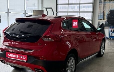 Volvo V40 Cross Country I, 2018 год, 1 800 000 рублей, 6 фотография