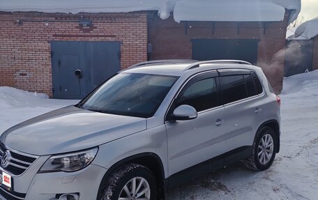 Volkswagen Tiguan I, 2010 год, 1 300 000 рублей, 2 фотография