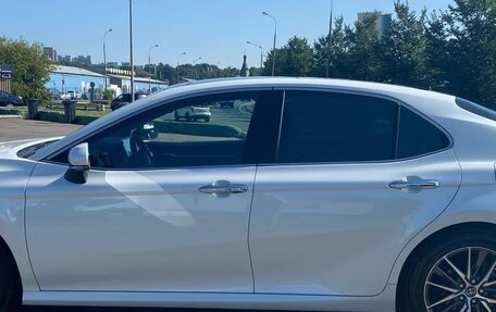 Toyota Camry, 2023 год, 3 990 000 рублей, 4 фотография