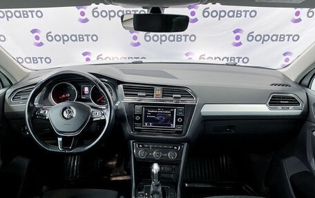 Volkswagen Tiguan II, 2018 год, 2 225 000 рублей, 14 фотография