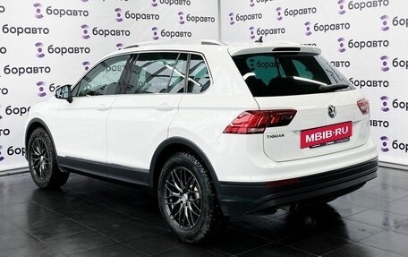 Volkswagen Tiguan II, 2018 год, 2 225 000 рублей, 4 фотография