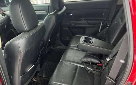 Mitsubishi Outlander III рестайлинг 3, 2013 год, 1 300 000 рублей, 7 фотография