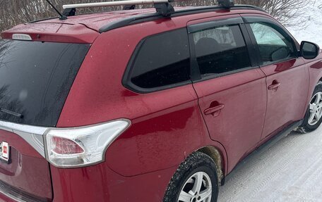 Mitsubishi Outlander III рестайлинг 3, 2013 год, 1 300 000 рублей, 12 фотография