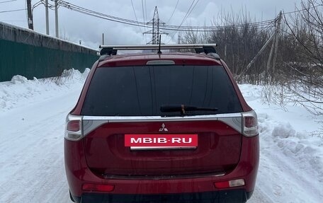 Mitsubishi Outlander III рестайлинг 3, 2013 год, 1 300 000 рублей, 3 фотография