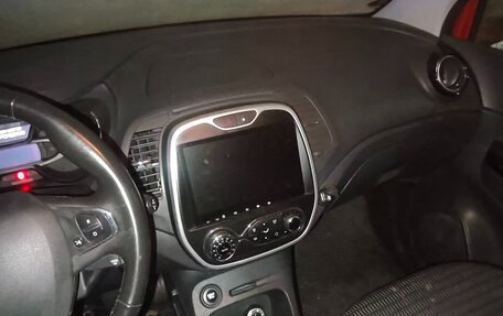 Renault Kaptur I рестайлинг, 2017 год, 700 000 рублей, 4 фотография