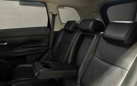 Mitsubishi Outlander III рестайлинг 3, 2015 год, 1 749 900 рублей, 9 фотография