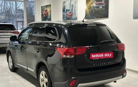 Mitsubishi Outlander III рестайлинг 3, 2015 год, 1 749 900 рублей, 3 фотография