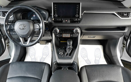 Toyota RAV4, 2020 год, 3 719 000 рублей, 13 фотография