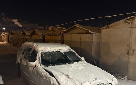 Mercedes-Benz E-Класс, 2000 год, 300 000 рублей, 1 фотография